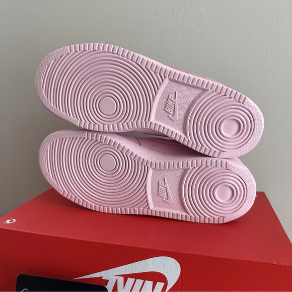 NWB Nike Size 10.5 Court Vision Light Pink Lace Tennis Shoes HJ5846-600 - Picture 4 of 5